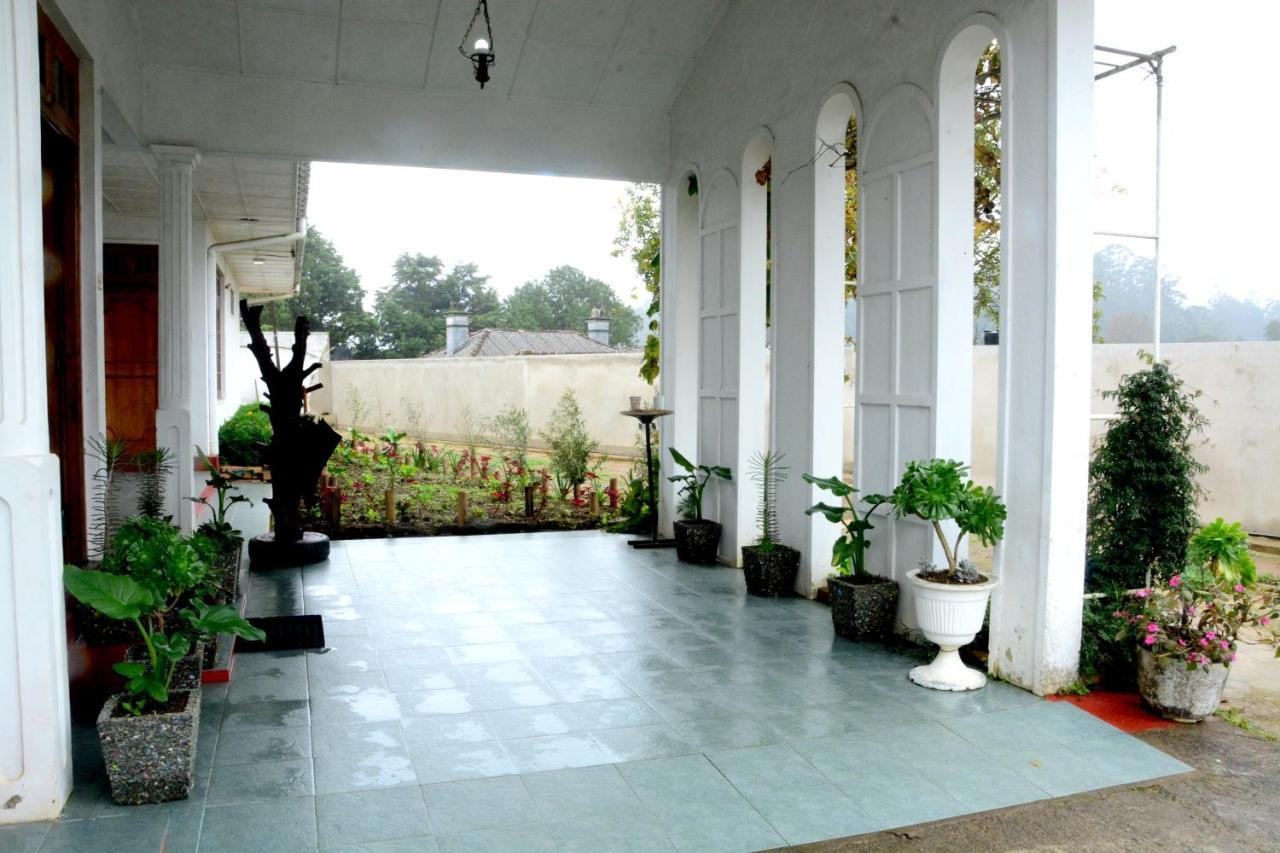 مبيت وإفطار نوفارا إيلِيا The West Gate Bungalow المظهر الخارجي الصورة